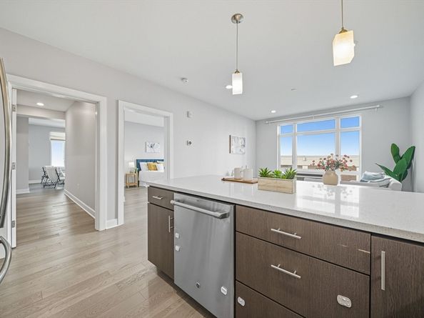 18 Cliveden St 201W, Quincy MA 02169