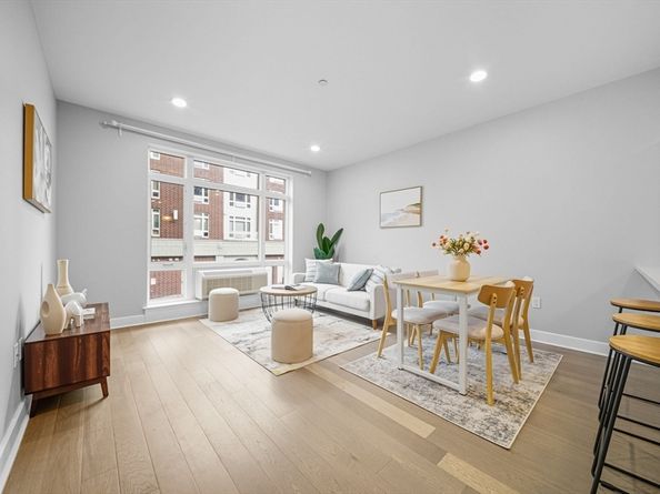 18 Cliveden St 201W, Quincy MA 02169