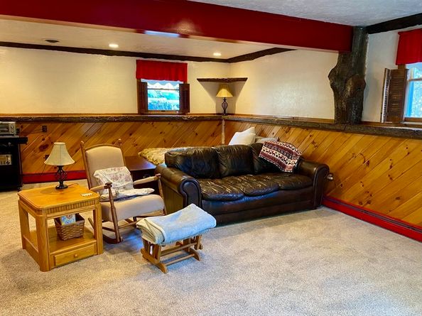 6 E Division St, Holbrook MA 02343