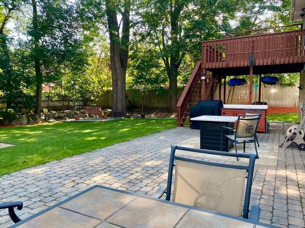 6 E Division St, Holbrook MA 02343