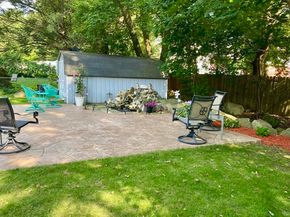 6 E Division St, Holbrook MA 02343