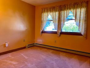 6 E Division St, Holbrook MA 02343