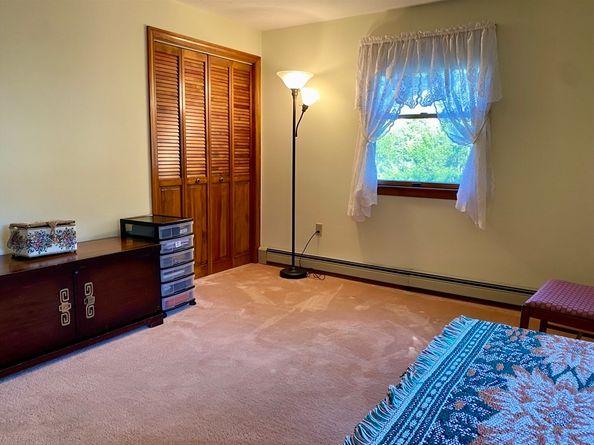 6 E Division St, Holbrook MA 02343