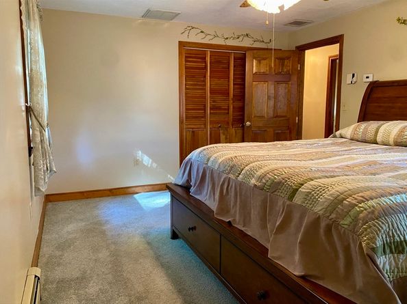 6 E Division St, Holbrook MA 02343