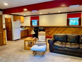 6 E Division St, Holbrook MA 02343