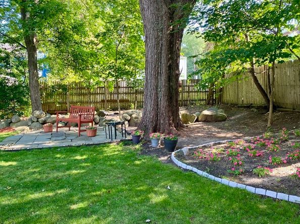6 E Division St, Holbrook MA 02343