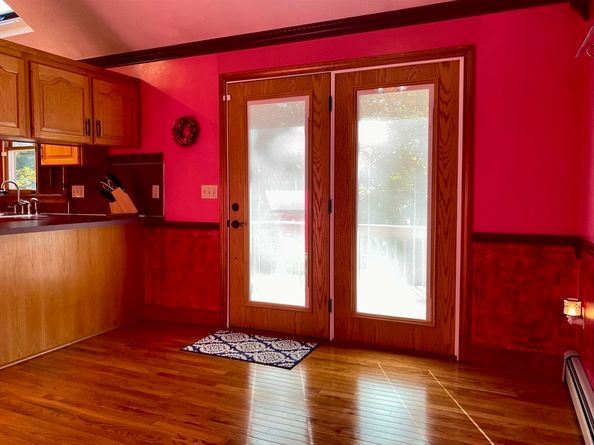 6 E Division St, Holbrook MA 02343