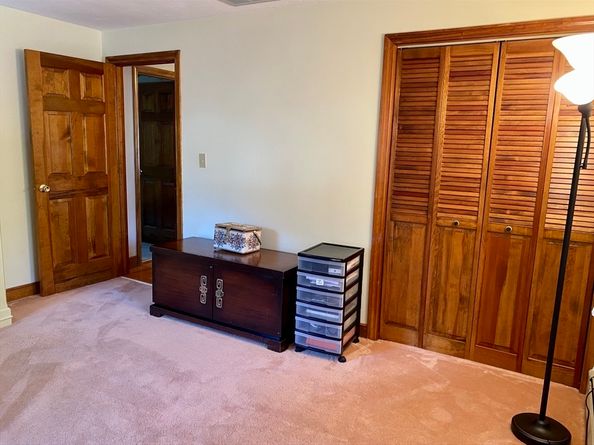 6 E Division St, Holbrook MA 02343