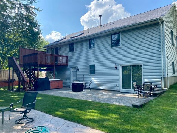 6 E Division St, Holbrook MA 02343