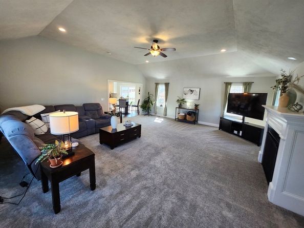 47 Woodside Ave, Rutland MA 01543