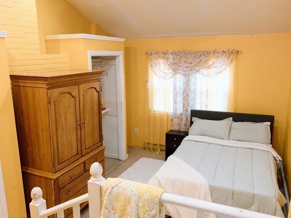 782 Ash St, Brockton MA 02301