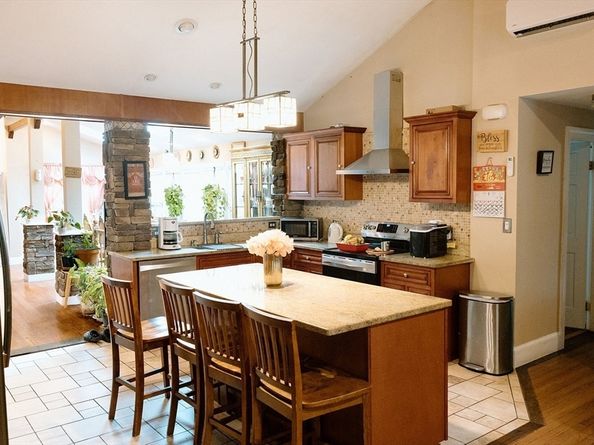 782 Ash St, Brockton MA 02301