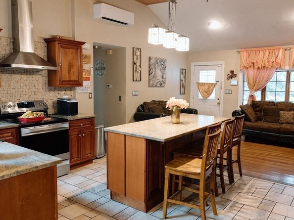 782 Ash St, Brockton MA 02301