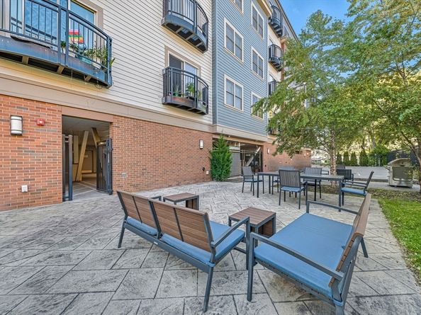 320 Maverick St 405, Boston MA 02128