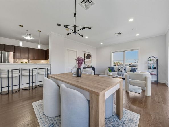 320 Maverick St 405, Boston MA 02128