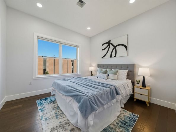 320 Maverick St 405, Boston MA 02128