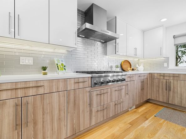102 Thurston Rd 100, Newton MA 02464