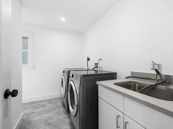102 Thurston Rd 100, Newton MA 02464