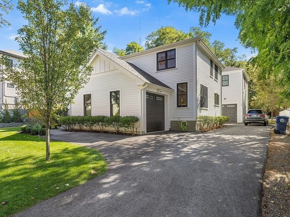 102 Thurston Rd 100, Newton MA 02464