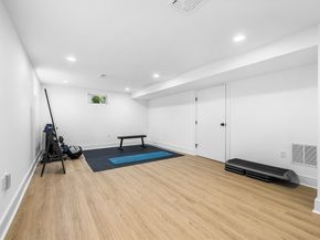 102 Thurston Rd 100, Newton MA 02464