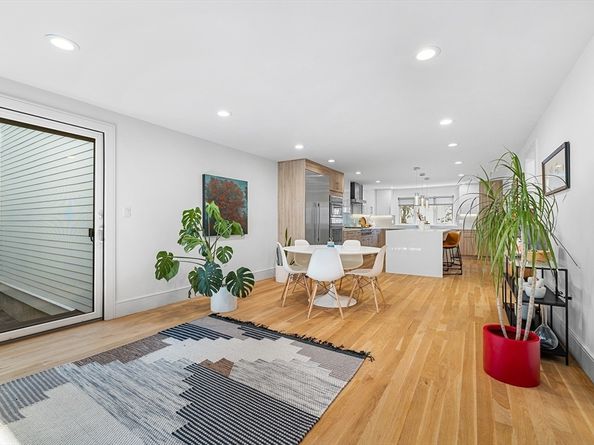 102 Thurston Rd 100, Newton MA 02464
