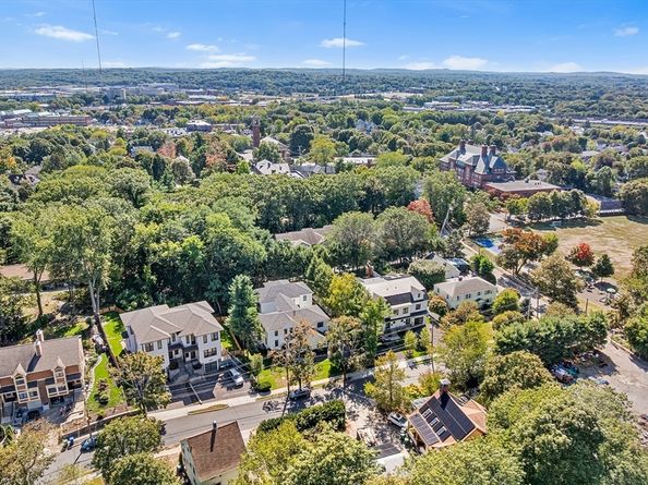 102 Thurston Rd 100, Newton MA 02464
