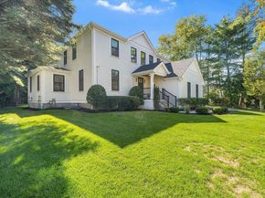 102 Thurston Rd 100, Newton MA 02464