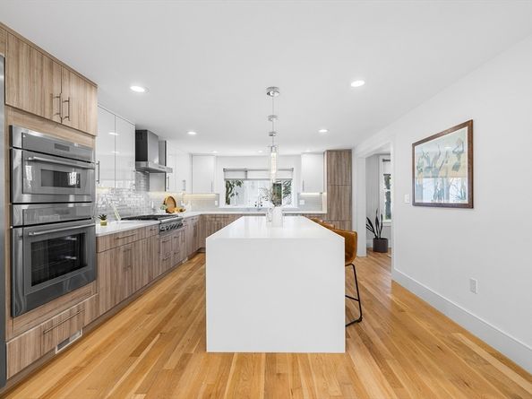 102 Thurston Rd 100, Newton MA 02464