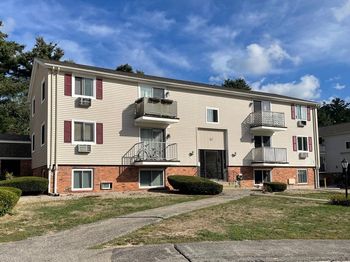 10 Royal Dane Dr