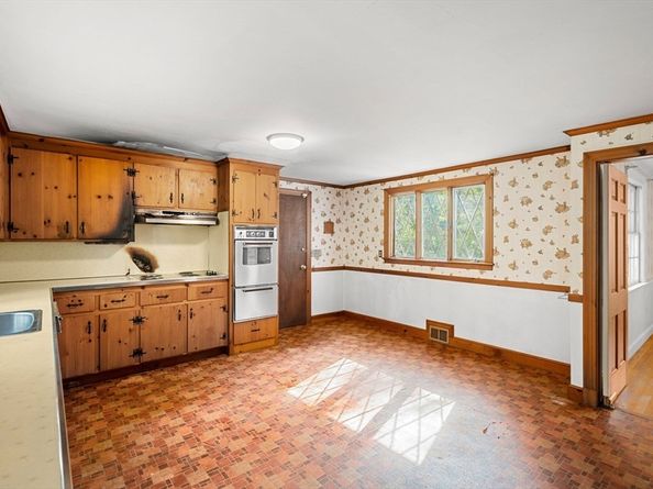 25 Yorkshire Road, Dover MA 02030