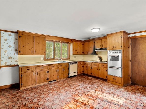 25 Yorkshire Road, Dover MA 02030