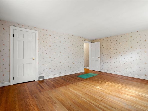 25 Yorkshire Road, Dover MA 02030