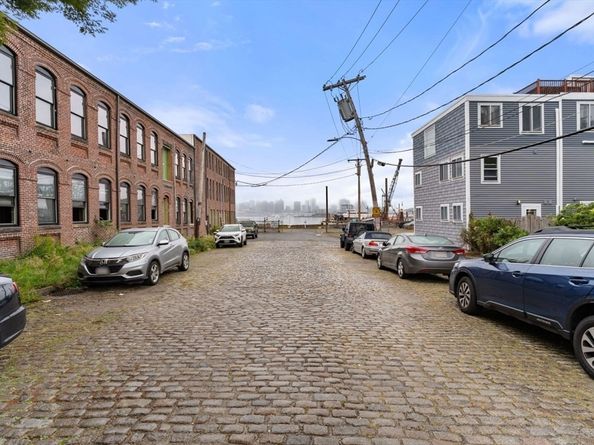 10 Beacon St 1, Chelsea MA 02150