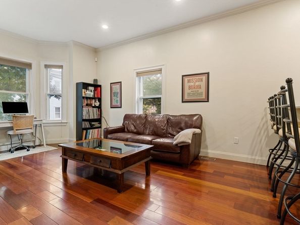 10 Beacon St 1, Chelsea MA 02150