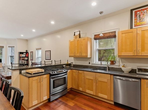 10 Beacon St 1, Chelsea MA 02150