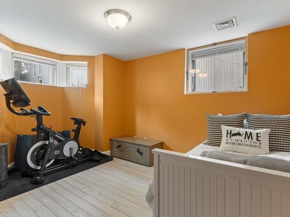 10 Beacon St 1, Chelsea MA 02150