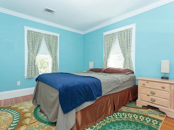 27 Hawthorn Road, Milton MA 02186