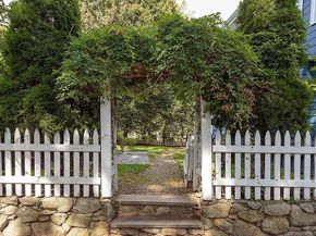 27 Hawthorn Road, Milton MA 02186