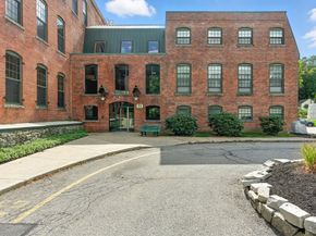 71 Princeton St 303, Chelmsford MA 01863