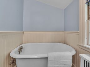 8 Old Colony Road, Worcester MA 01609