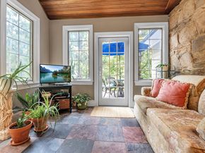 8 Old Colony Road, Worcester MA 01609