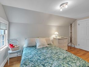8 Old Colony Road, Worcester MA 01609