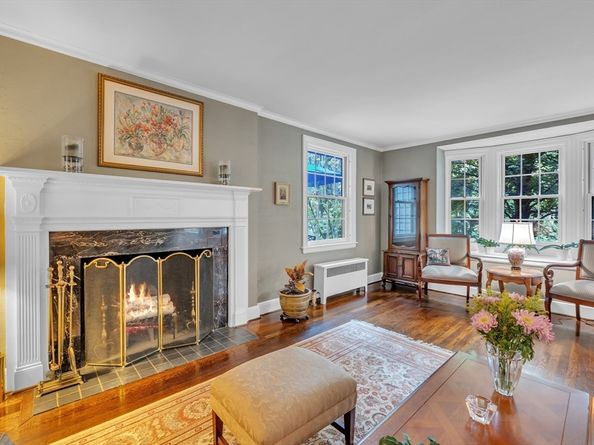 8 Old Colony Road, Worcester MA 01609