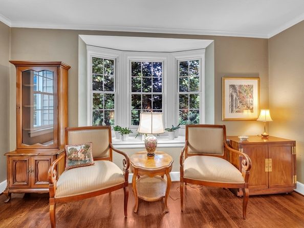 8 Old Colony Road, Worcester MA 01609