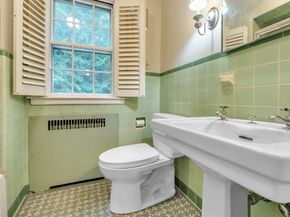 8 Old Colony Road, Worcester MA 01609
