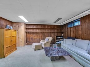 8 Old Colony Road, Worcester MA 01609