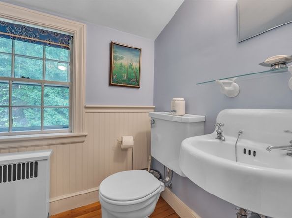 8 Old Colony Road, Worcester MA 01609