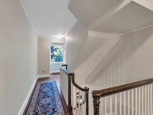 8 Old Colony Road, Worcester MA 01609