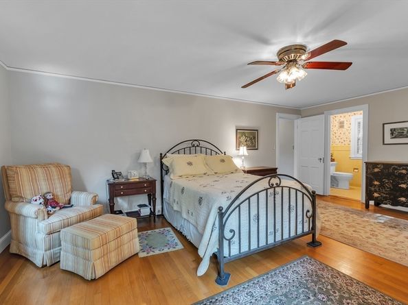 8 Old Colony Road, Worcester MA 01609