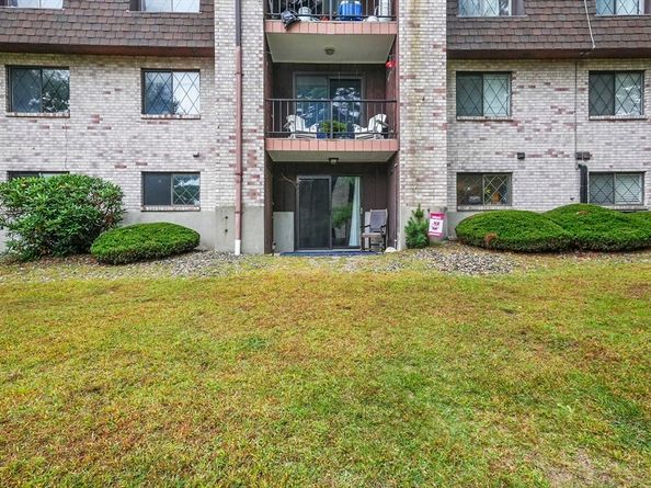 5 Greenbriar Drive 107, North Reading MA 01864